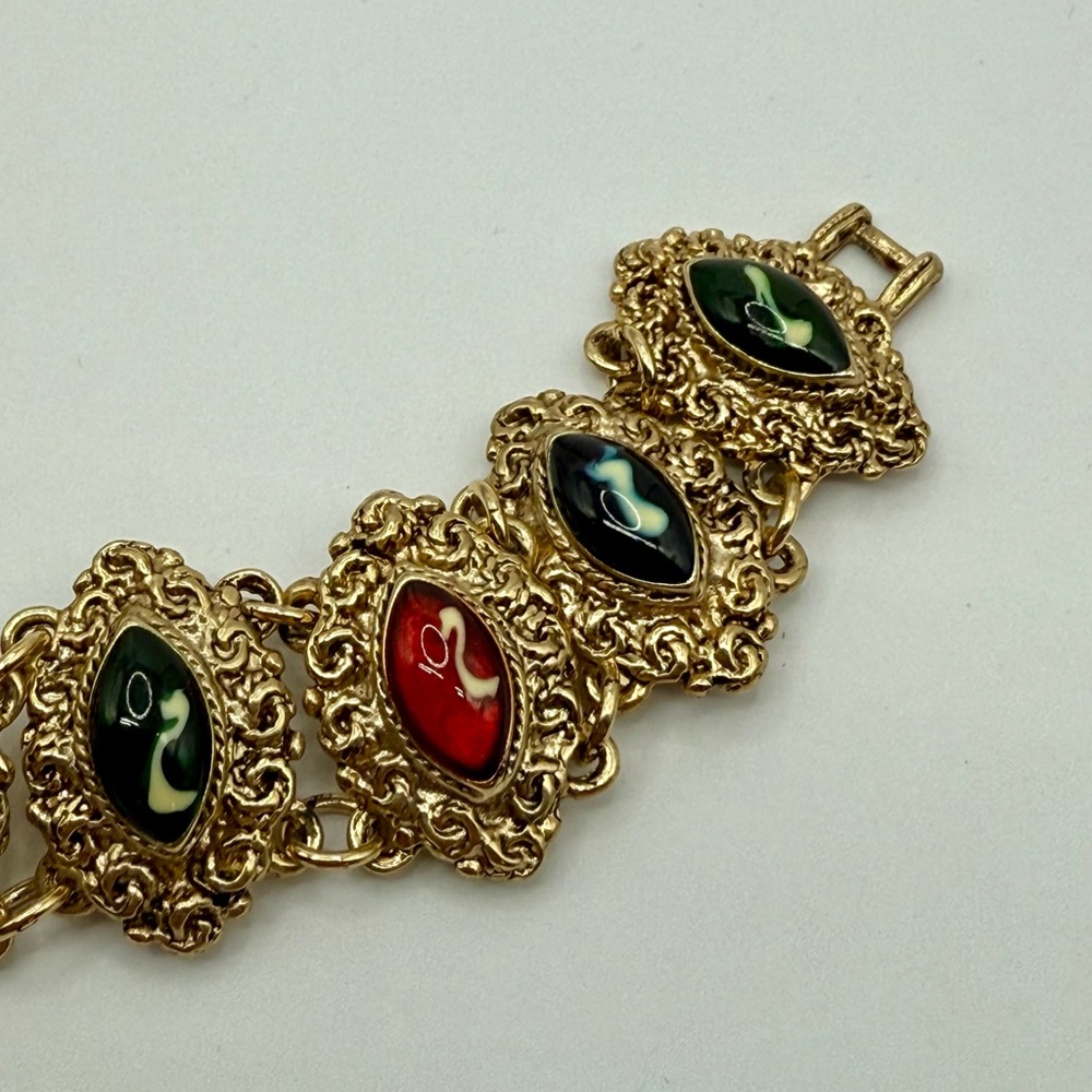 Vintage Victorian Style Gold Tone
Bracelet w/ Rhinestones 7” - Picture 11 of 16